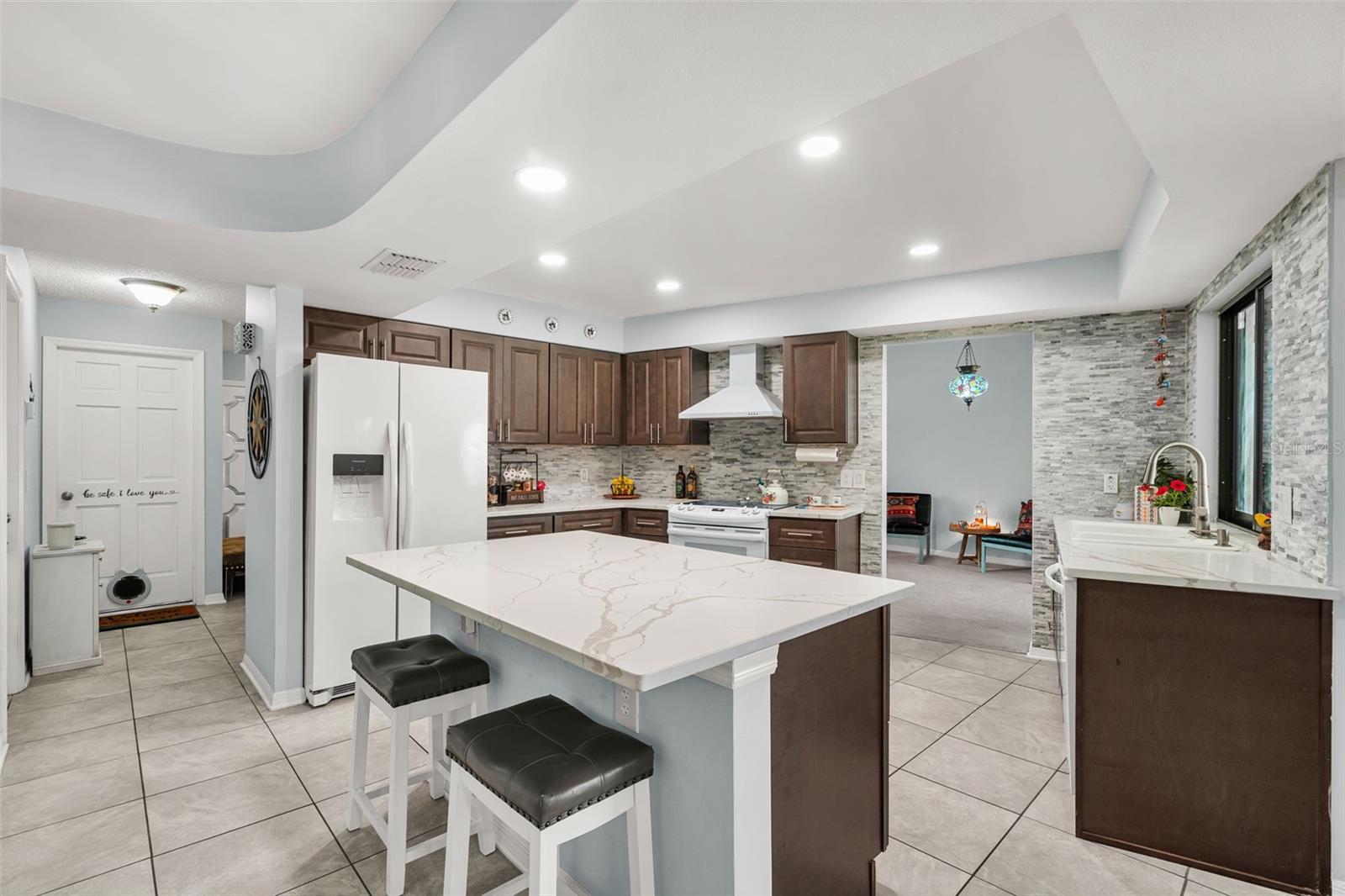 2715 BERRYKNOLL PL, VALRICO, FL — photo 5