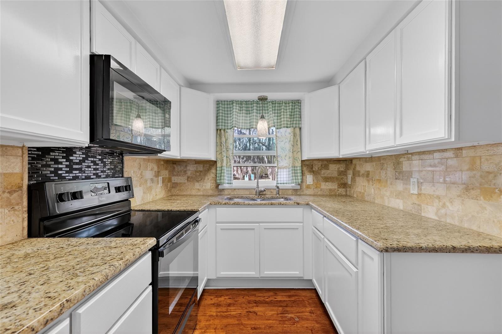 92 S TROWELL AVE, UMATILLA, FL — photo 46