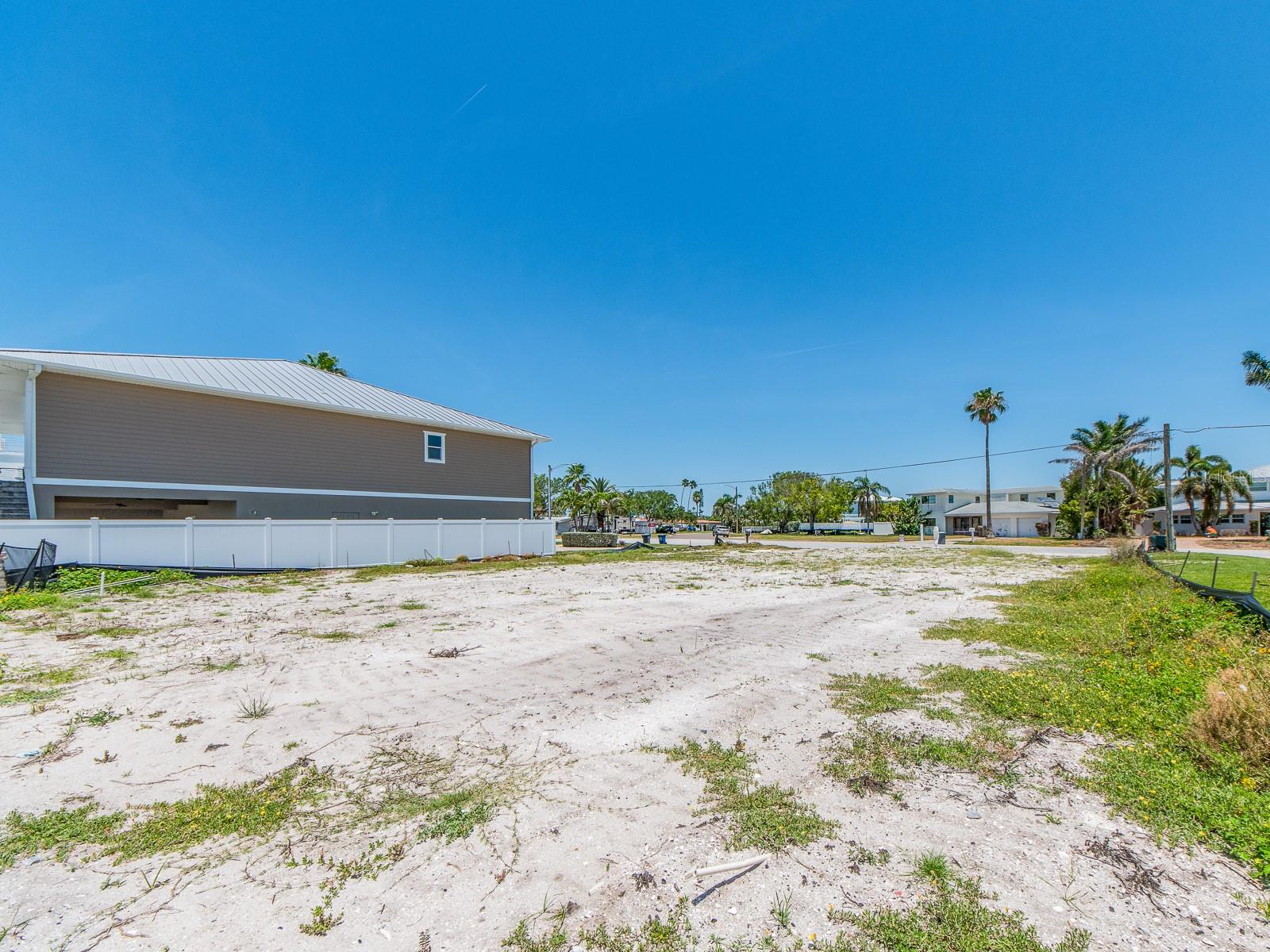 10126 TARPON DR, TREASURE ISLAND, FL — photo 10