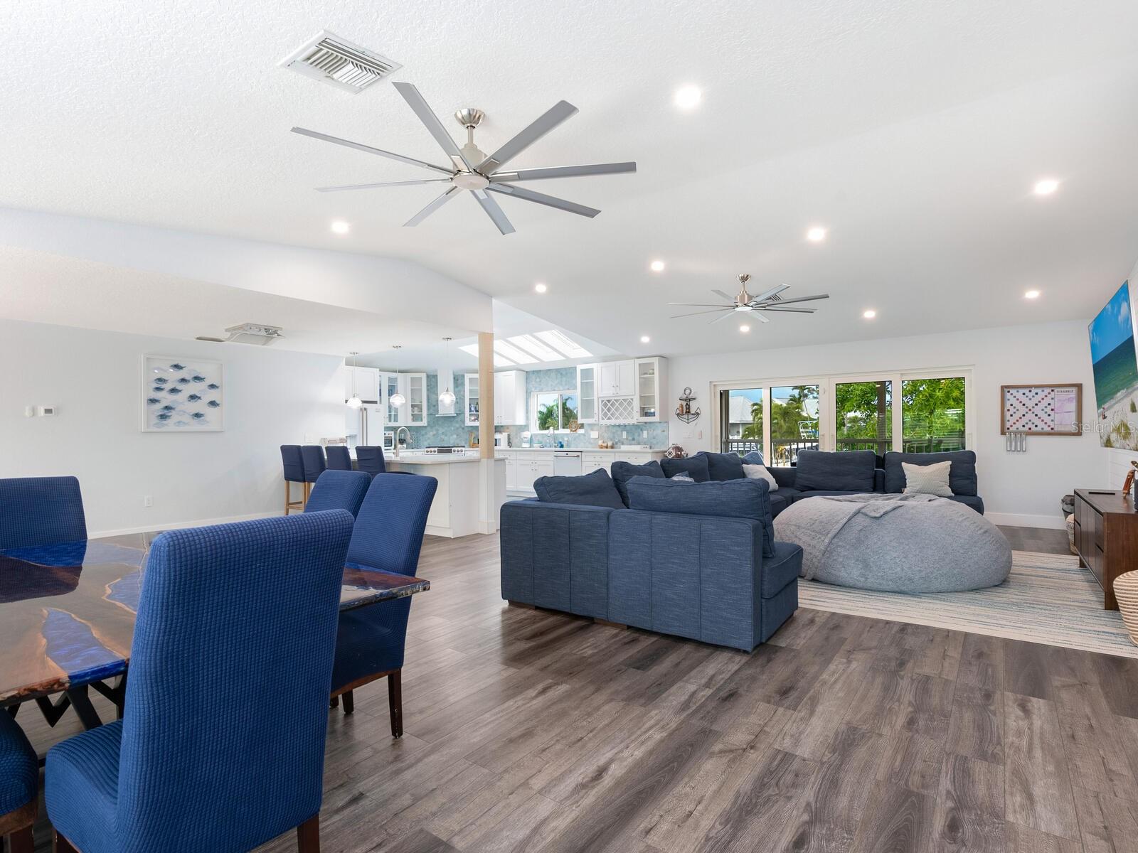 501 NORTON ST, LONGBOAT KEY, FL — photo 10