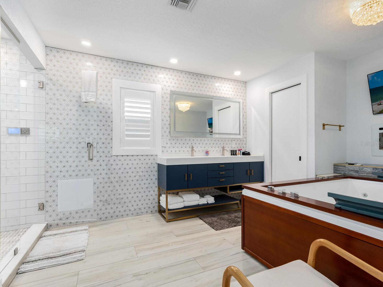 501 NORTON ST, LONGBOAT KEY, FL — photo 21
