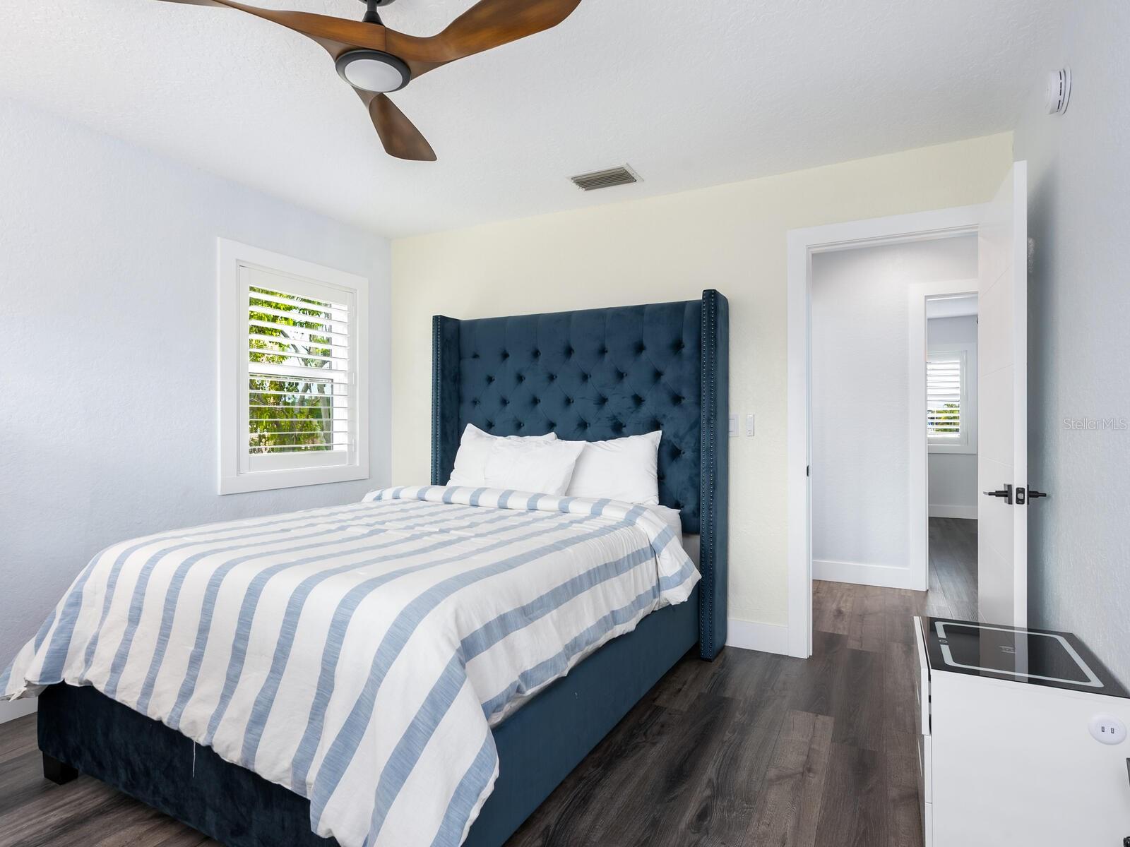 501 NORTON ST, LONGBOAT KEY, FL — photo 31