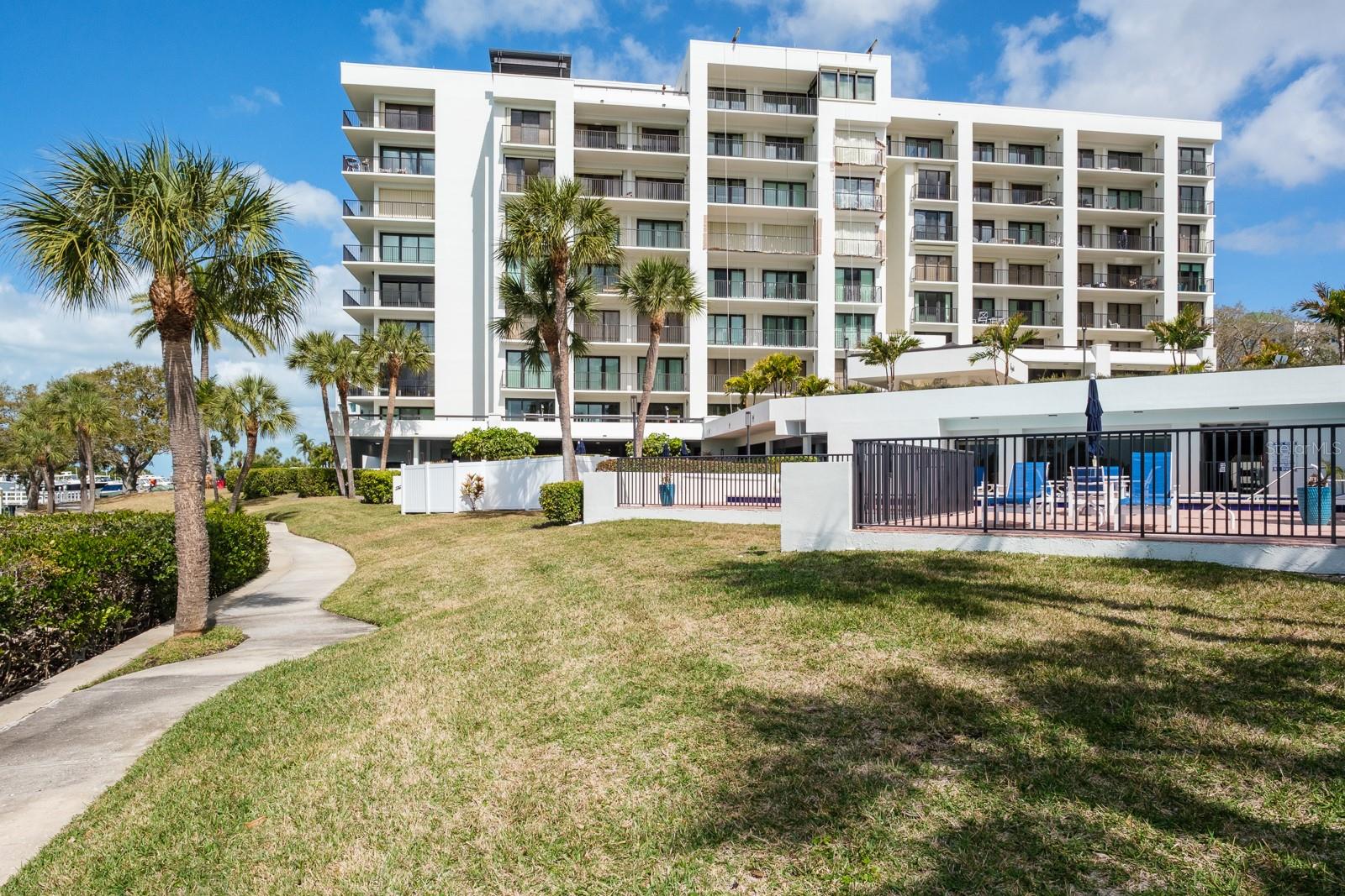 8 BELLEVIEW BLVD #108, BELLEAIR, FL — photo 51