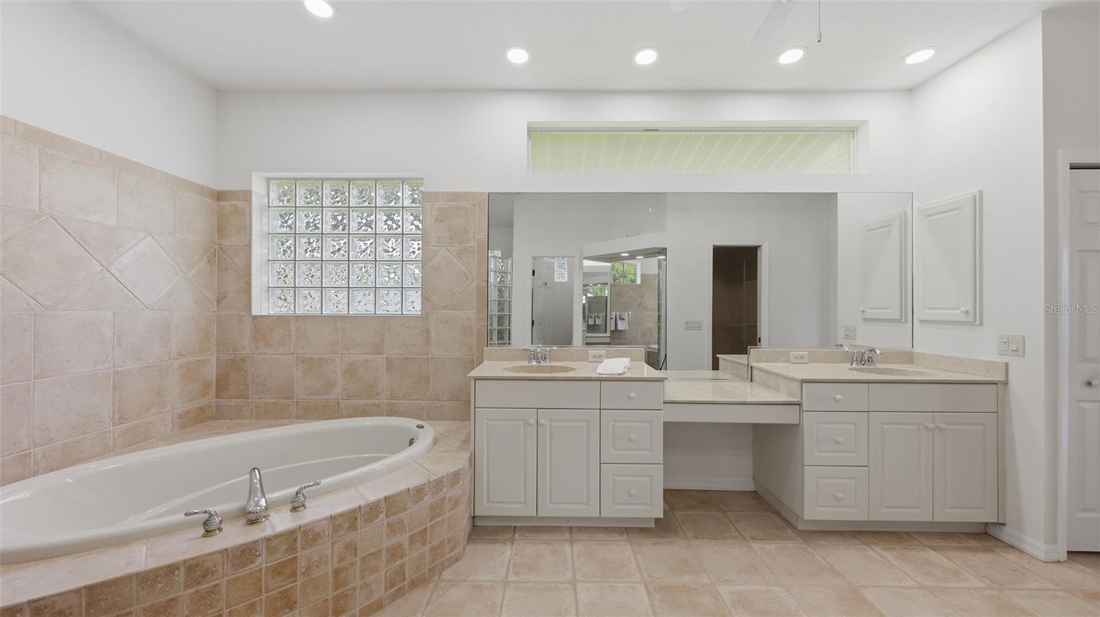 6228 AVENTURA DR, SARASOTA, FL — photo 26