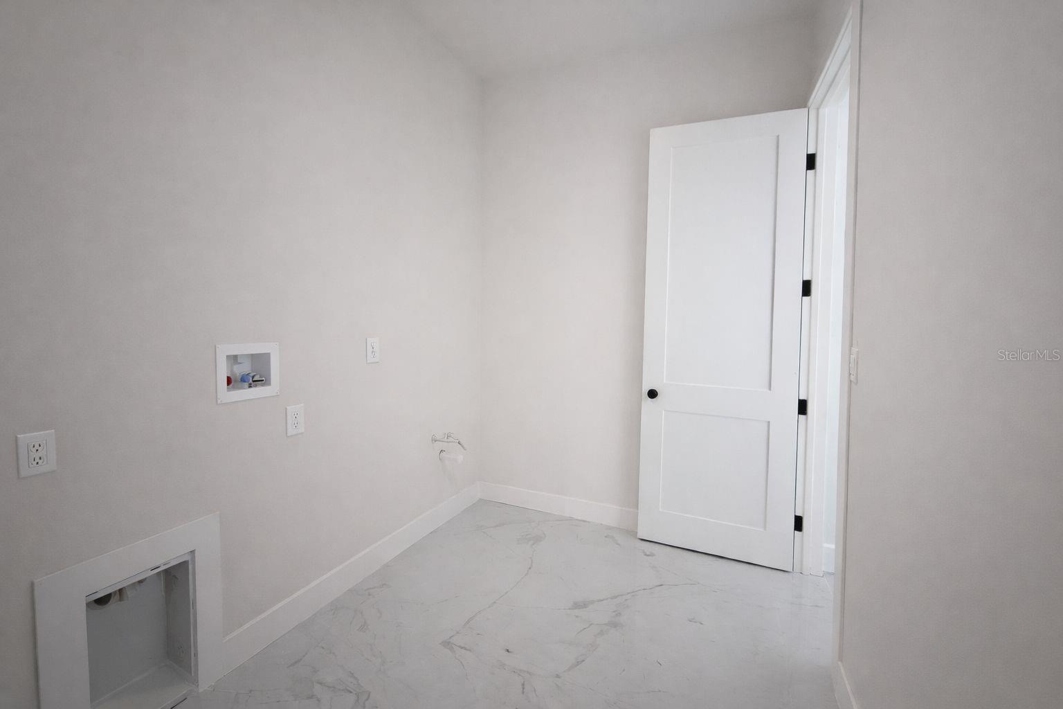 9477 ATTICA CIR, PORT CHARLOTTE, FL — photo 21