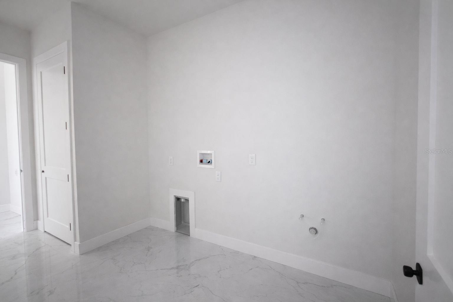 9477 ATTICA CIR, PORT CHARLOTTE, FL — photo 23