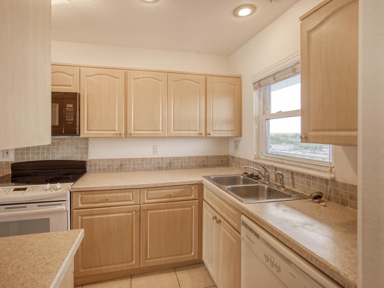4939 FLORAMAR TER #912, NEW PORT RICHEY, FL — photo 16