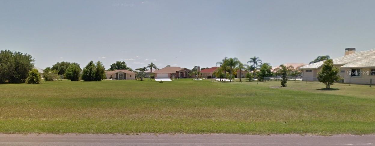 11663 SW DALLAS DR N, LAKE SUZY, FL — photo 2