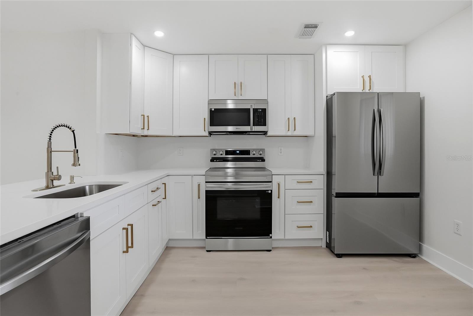 2682 SABAL SPRINGS CIR #204, CLEARWATER, FL — photo 5