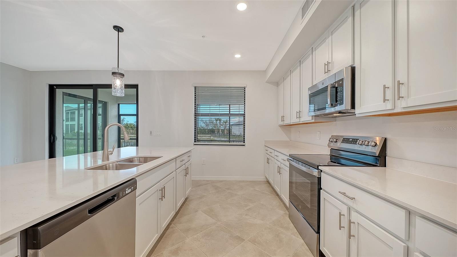 5624 SUMMIT POINTE CIR #104, BRADENTON, FL — photo 12