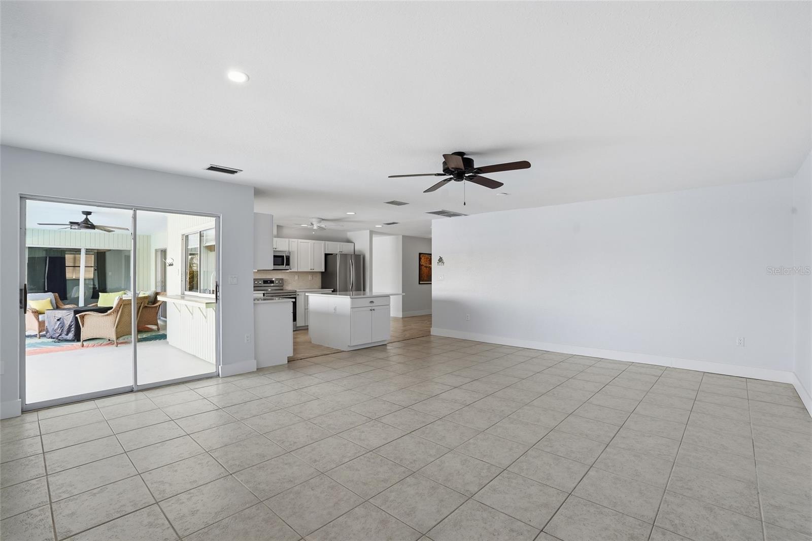 405 TOWER DR, CAPE CORAL, FL — photo 4