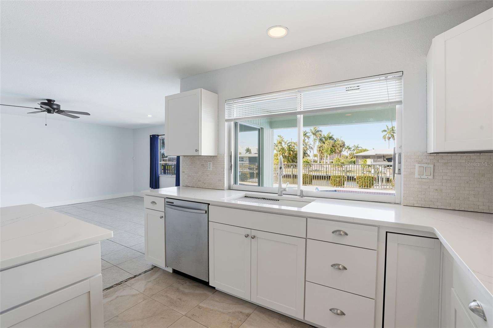 405 TOWER DR, CAPE CORAL, FL — photo 8