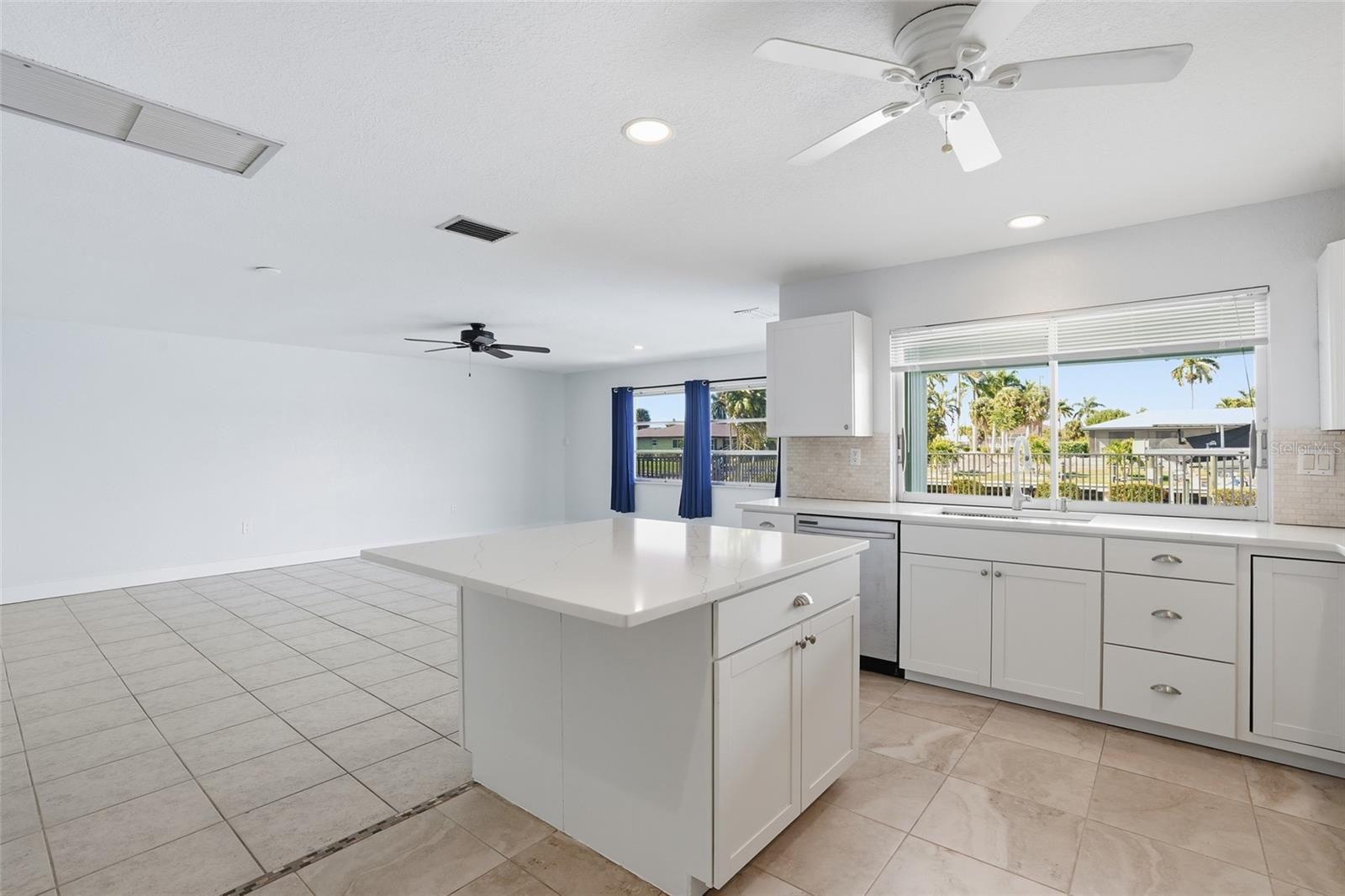 405 TOWER DR, CAPE CORAL, FL — photo 9