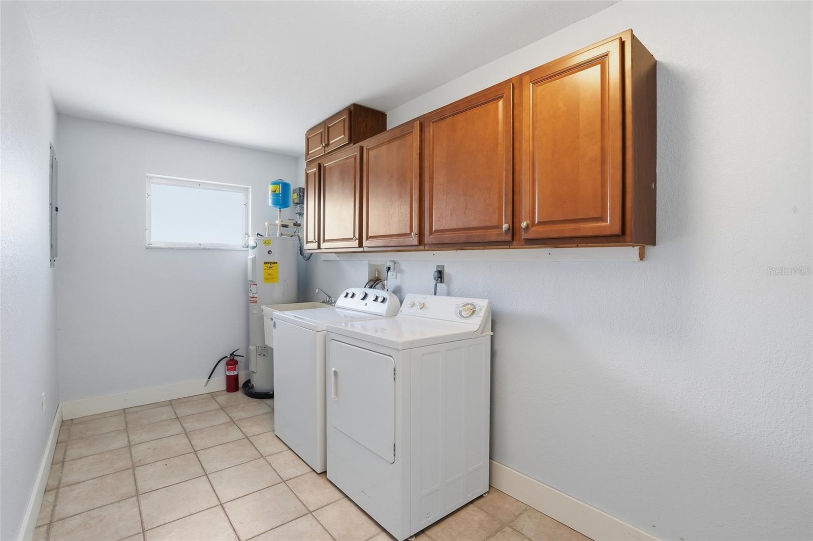 405 TOWER DR, CAPE CORAL, FL — photo 19