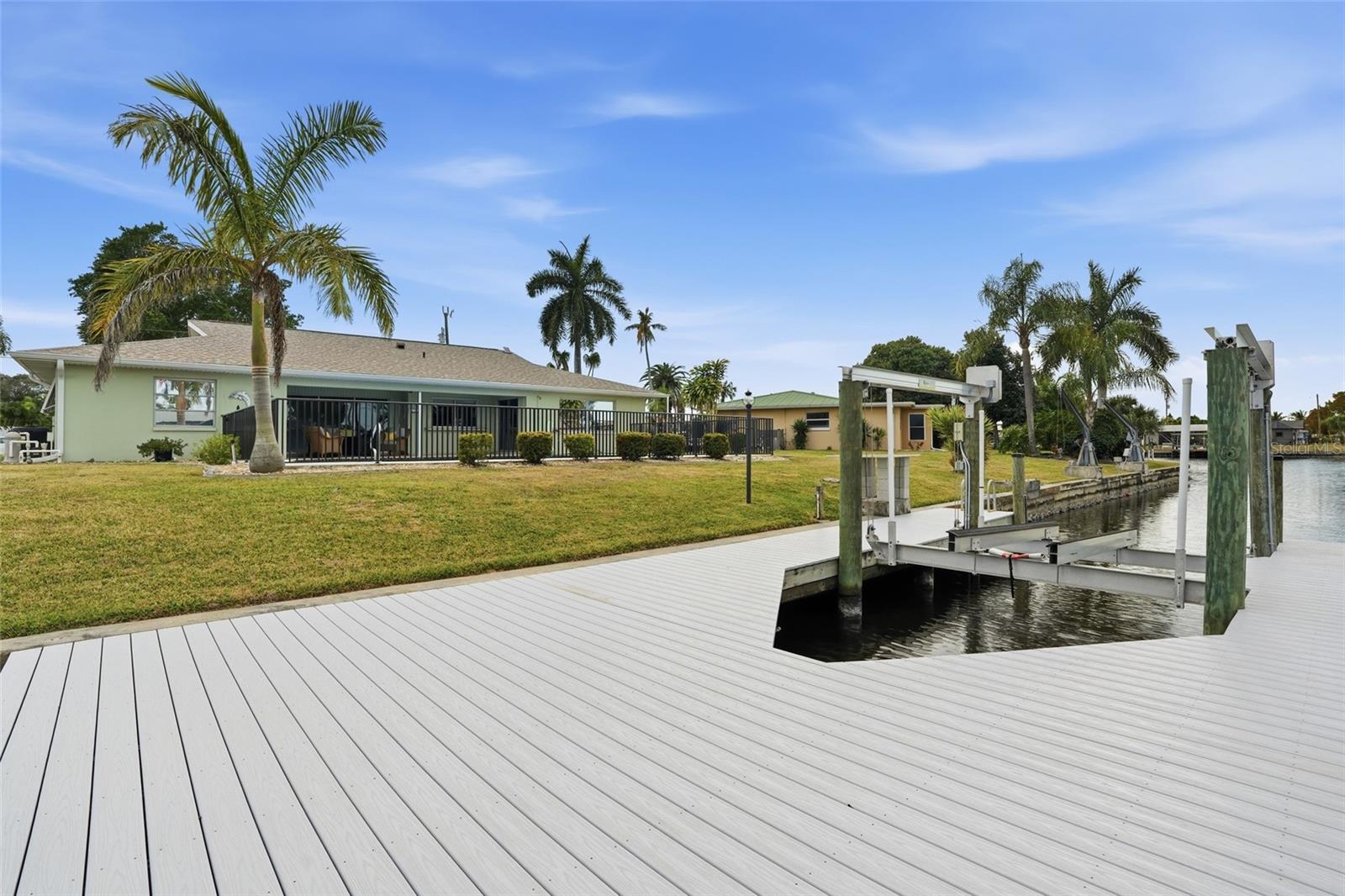 405 TOWER DR, CAPE CORAL, FL — photo 21
