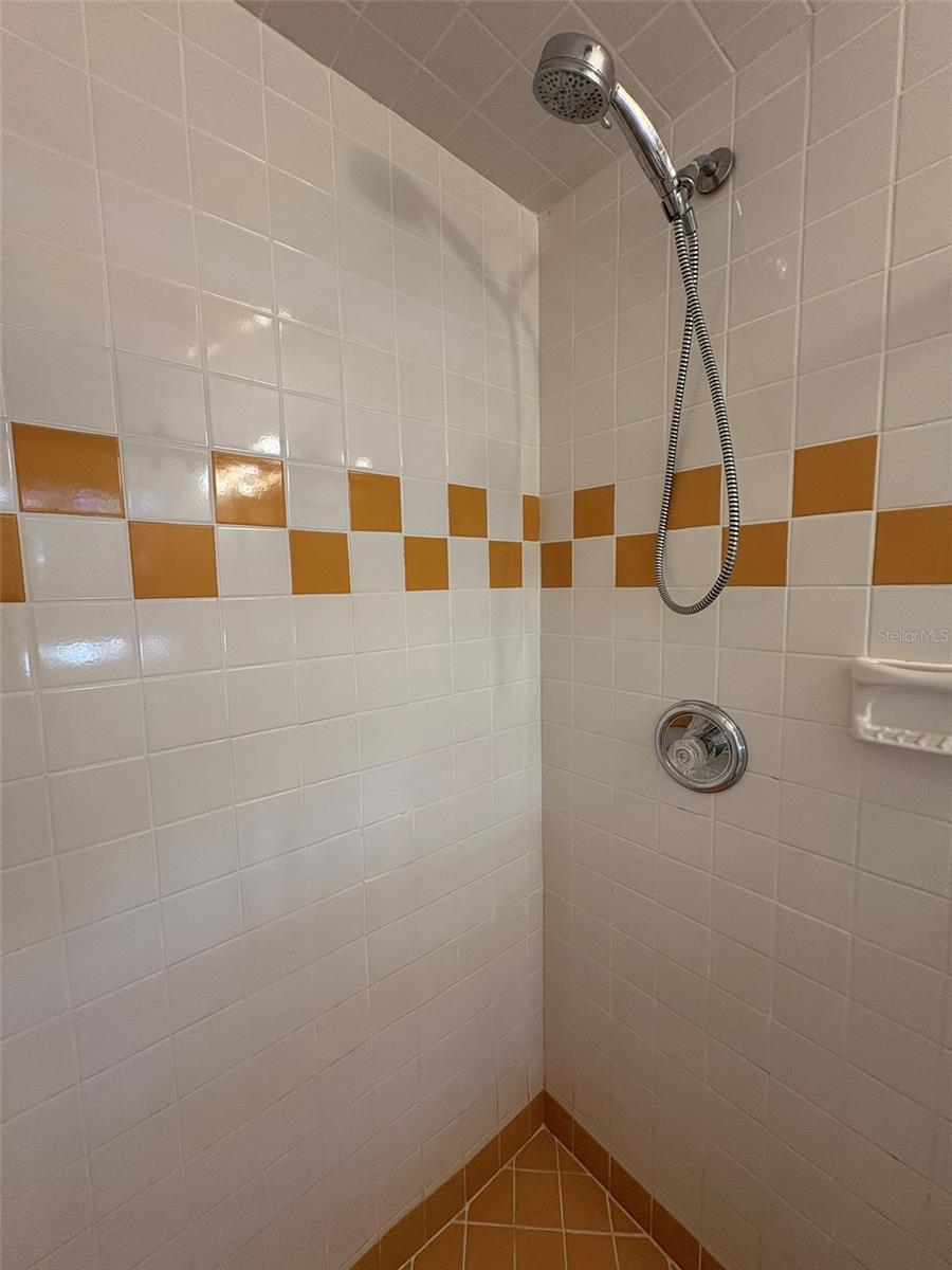 2111 AVENUE B, BRADENTON BEACH, FL — photo 17