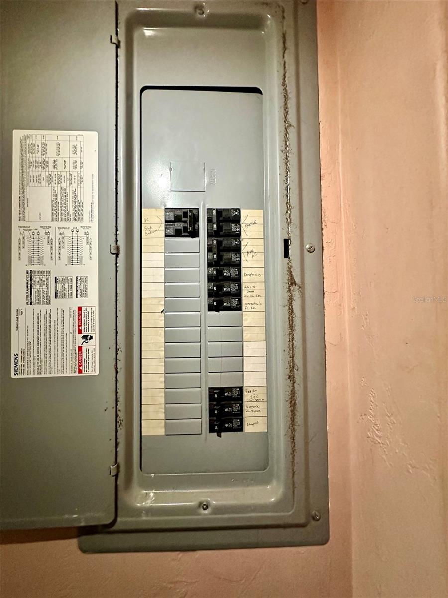 424 W HOGLE AVE, DELAND, FL — photo 9