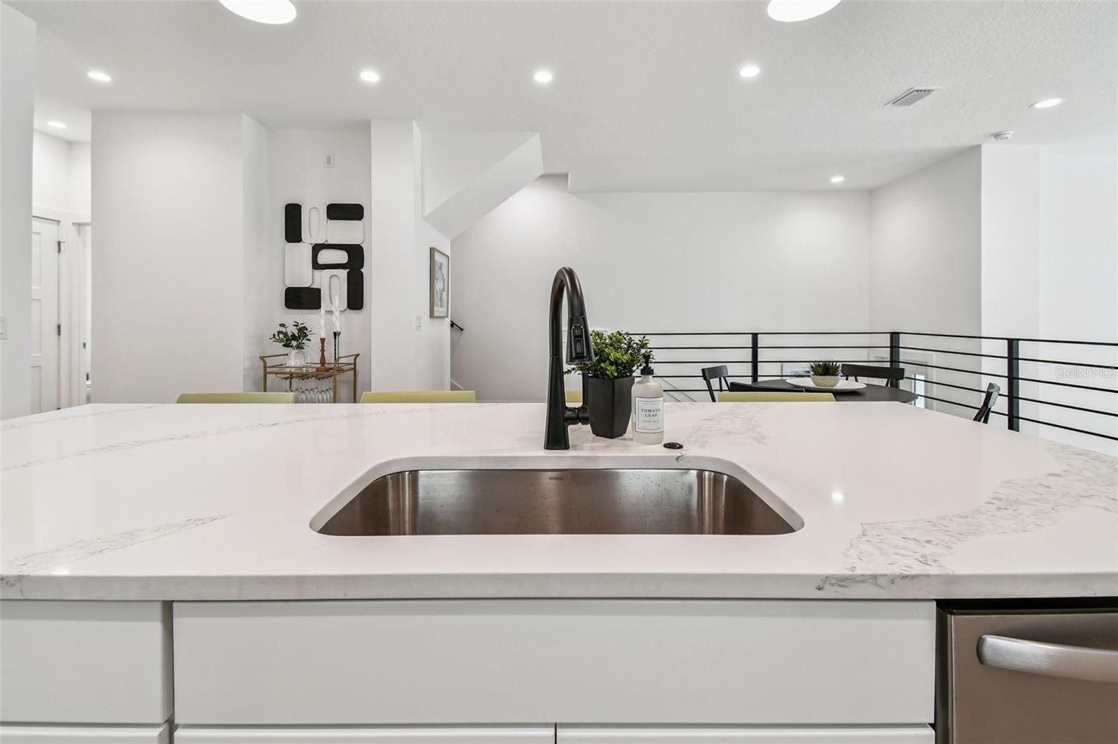 3840 POMPANO DR SE, ST PETERSBURG, FL — photo 42