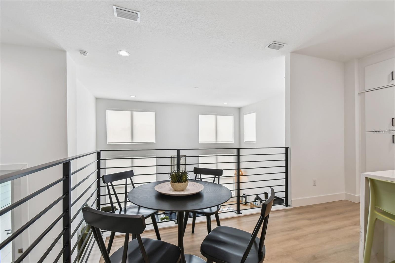 3840 POMPANO DR SE, ST PETERSBURG, FL — photo 44