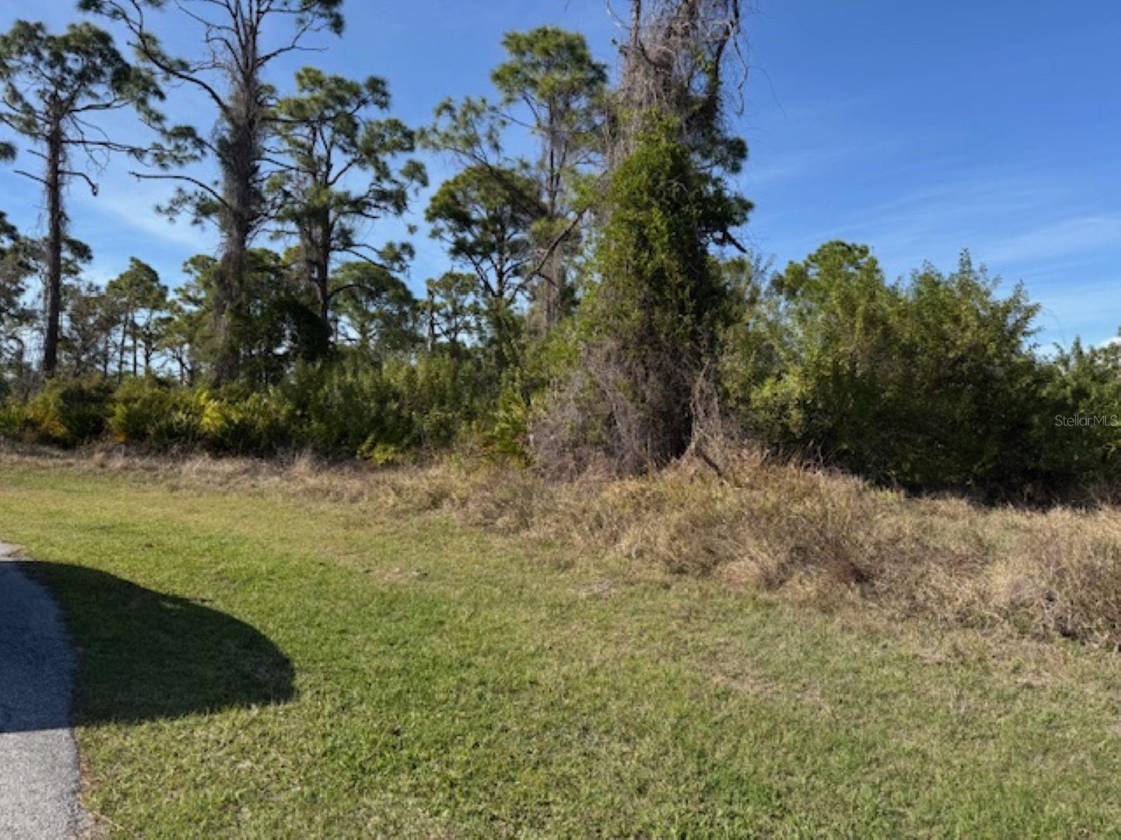 102 BERYL DR, ROTONDA WEST, FL — photo 4