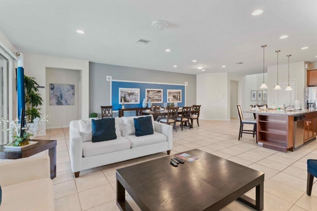 8815 MACAPA DR, KISSIMMEE, FL — photo 12