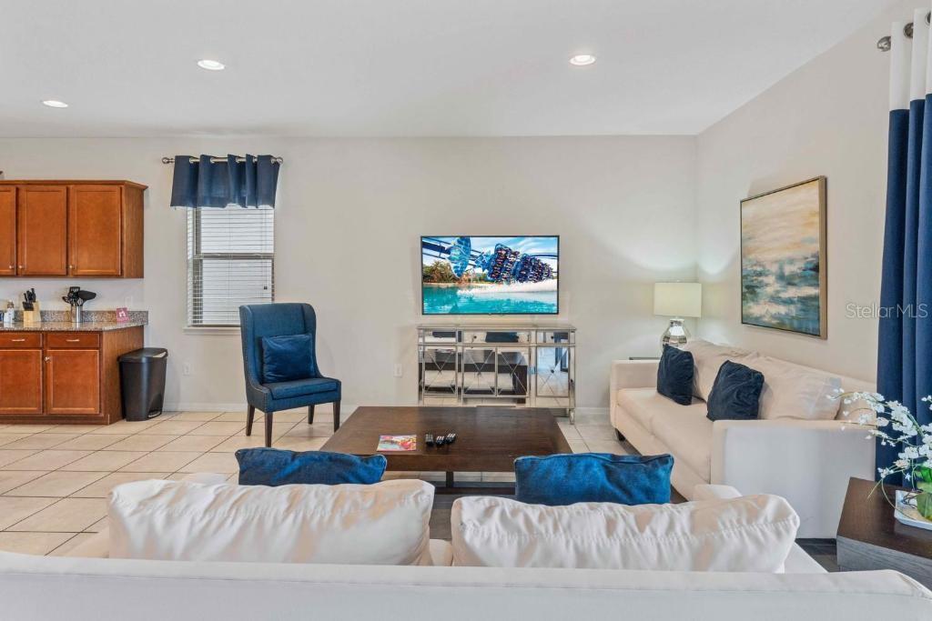 8815 MACAPA DR, KISSIMMEE, FL — photo 13
