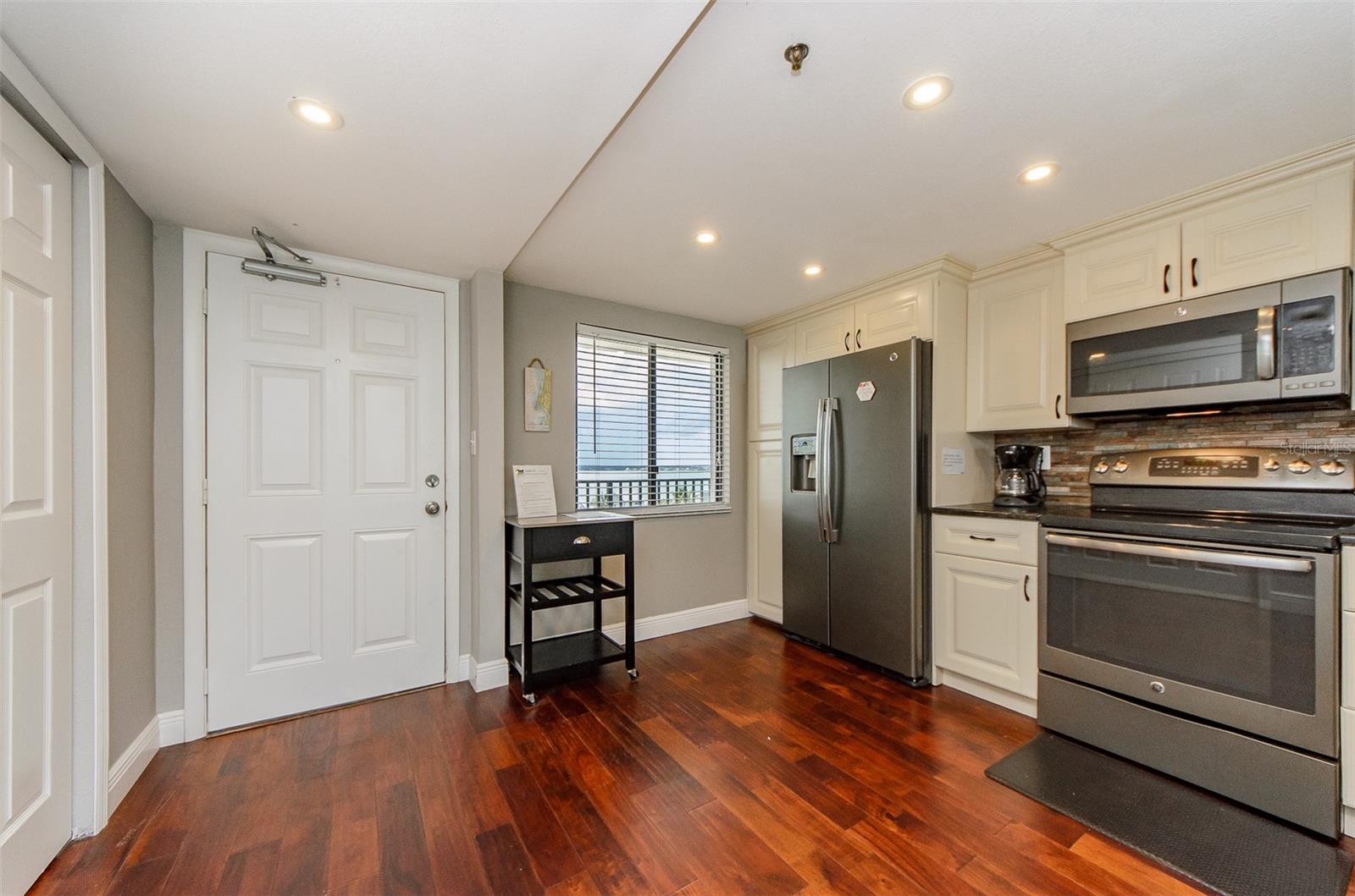 1250 GULF BLVD #703, CLEARWATER BEACH, FL — photo 8