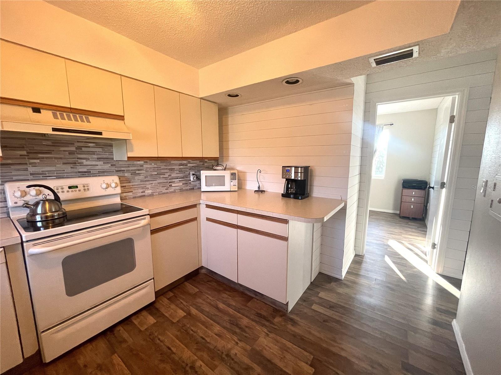200 ROTONDA BLVD W #A4, ROTONDA WEST, FL — photo 30