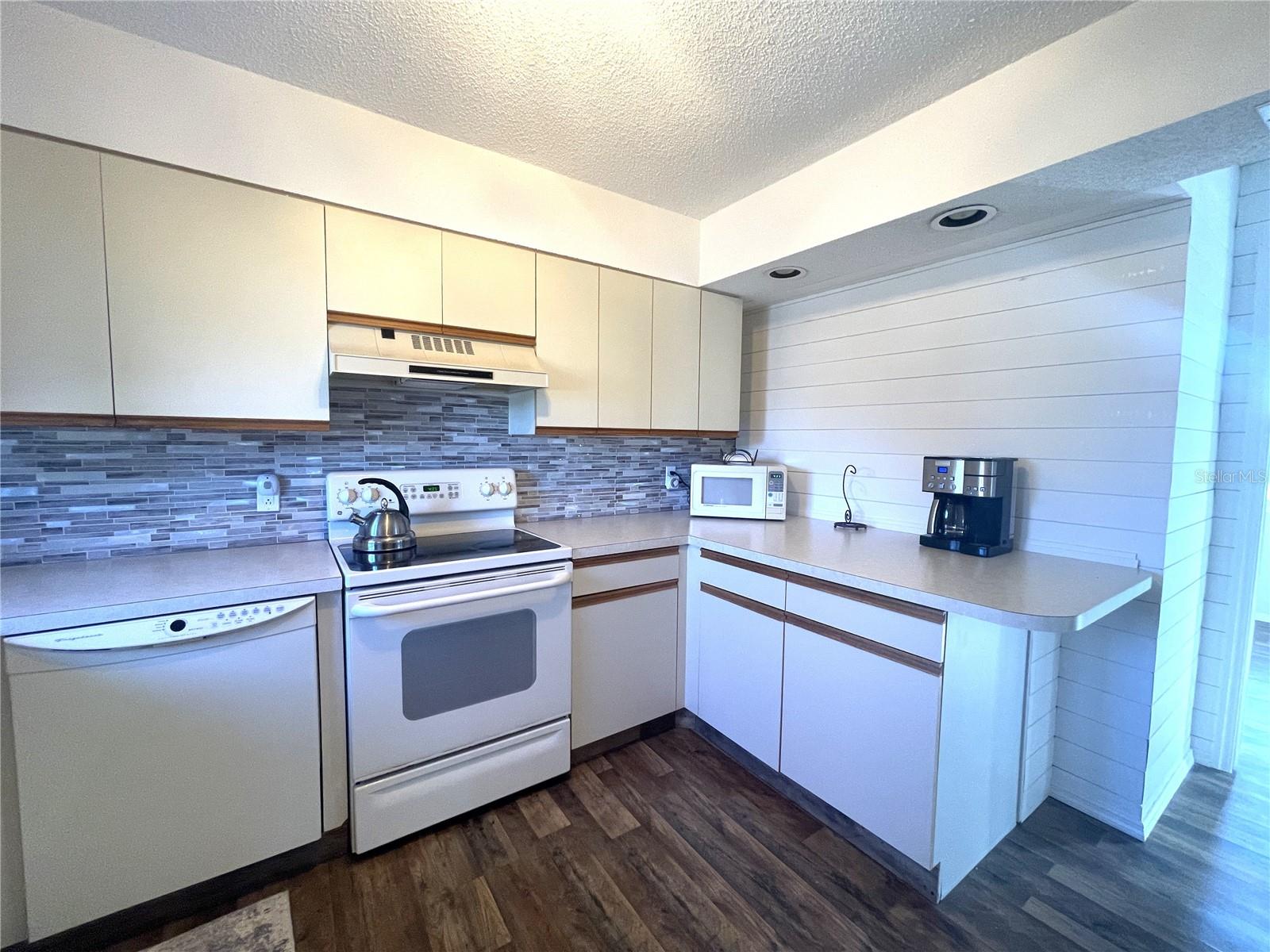 200 ROTONDA BLVD W #A4, ROTONDA WEST, FL — photo 31