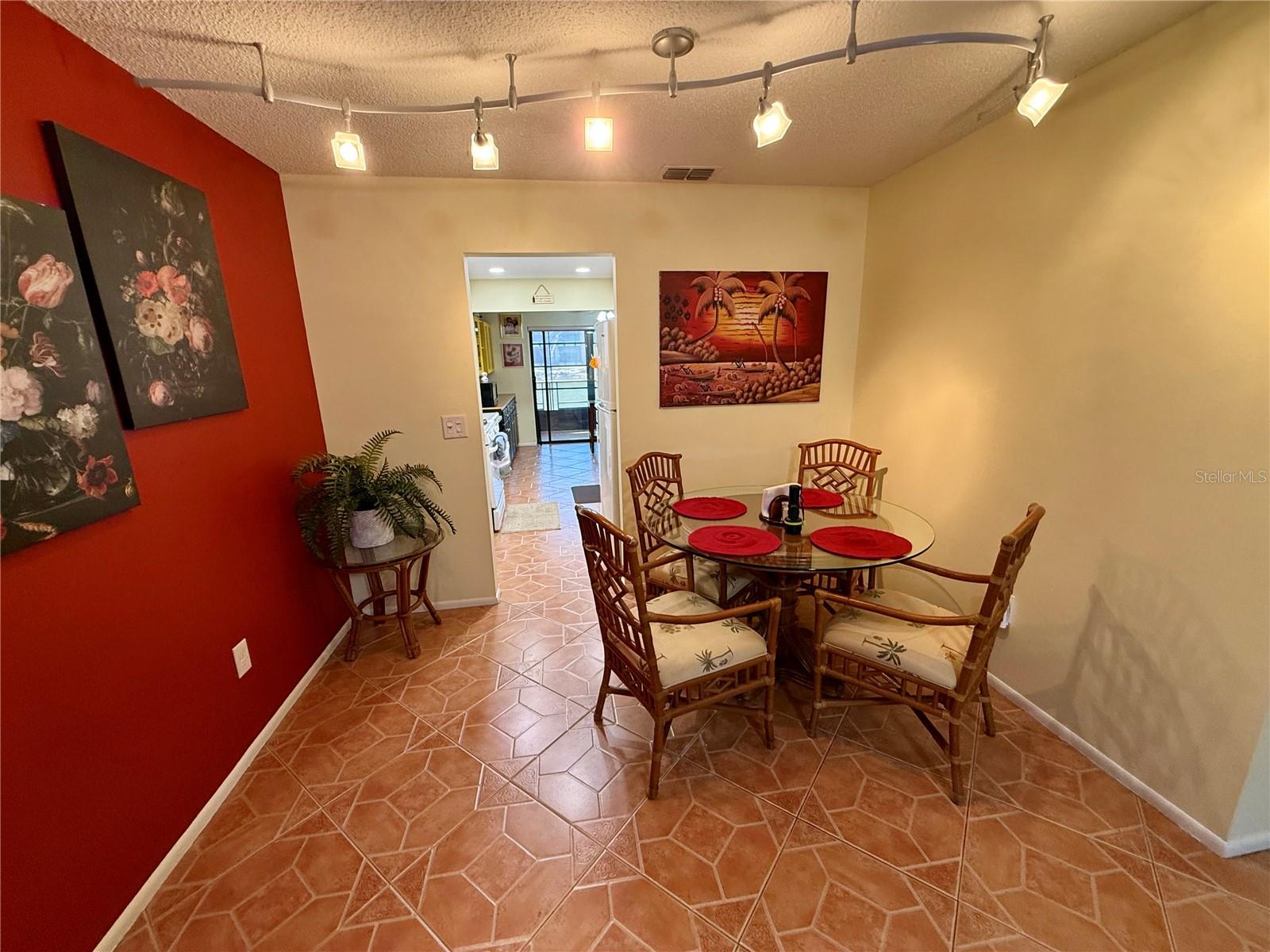 6070 80TH ST N #105, ST PETERSBURG, FL — photo 7