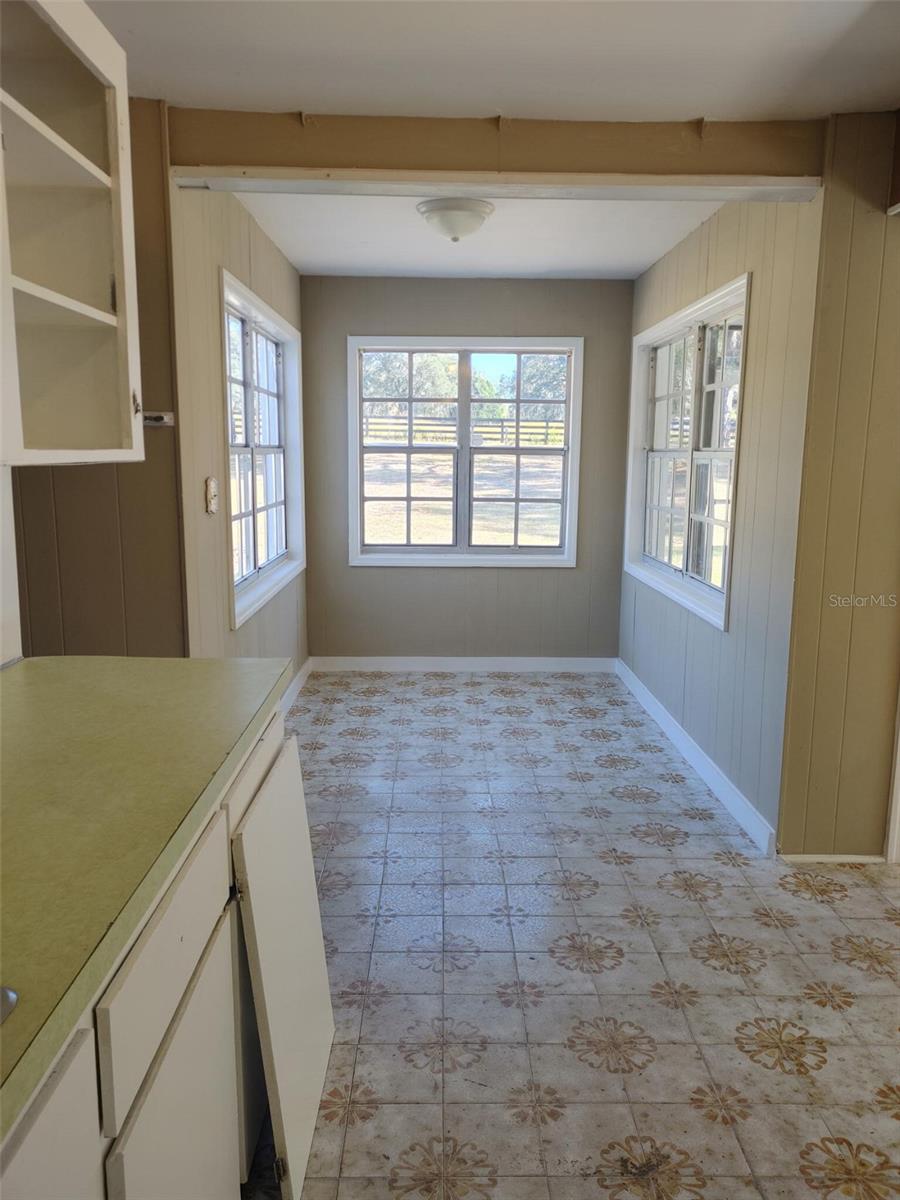 1838 NE 145TH AVENUE RD, SILVER SPRINGS, FL — photo 3