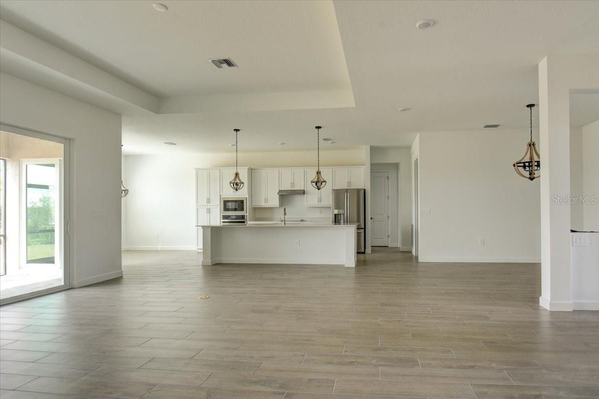 7796 LAKES EDGE LN, PORT CHARLOTTE, FL — photo 2