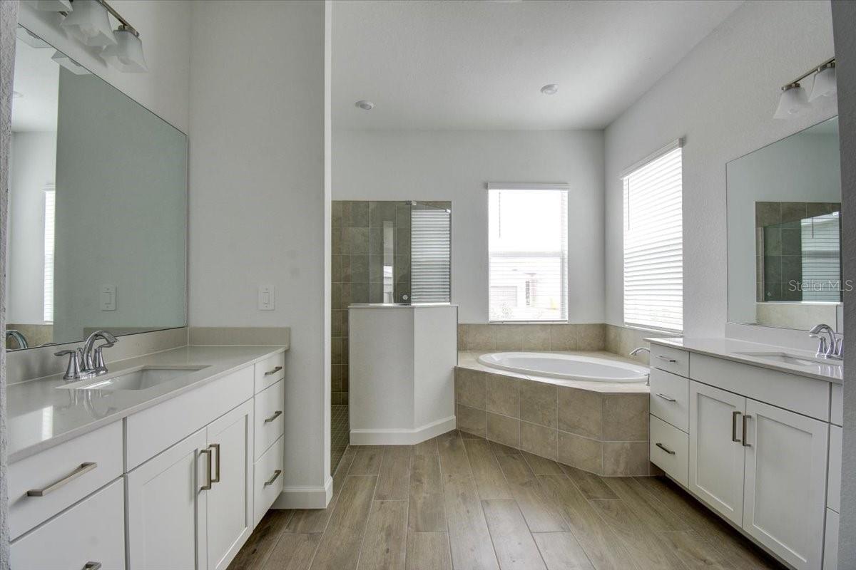7796 LAKES EDGE LN, PORT CHARLOTTE, FL — photo 11