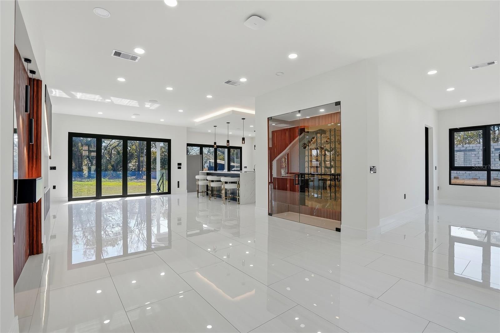 7818 N HUBERT AVE, TAMPA, FL — photo 7