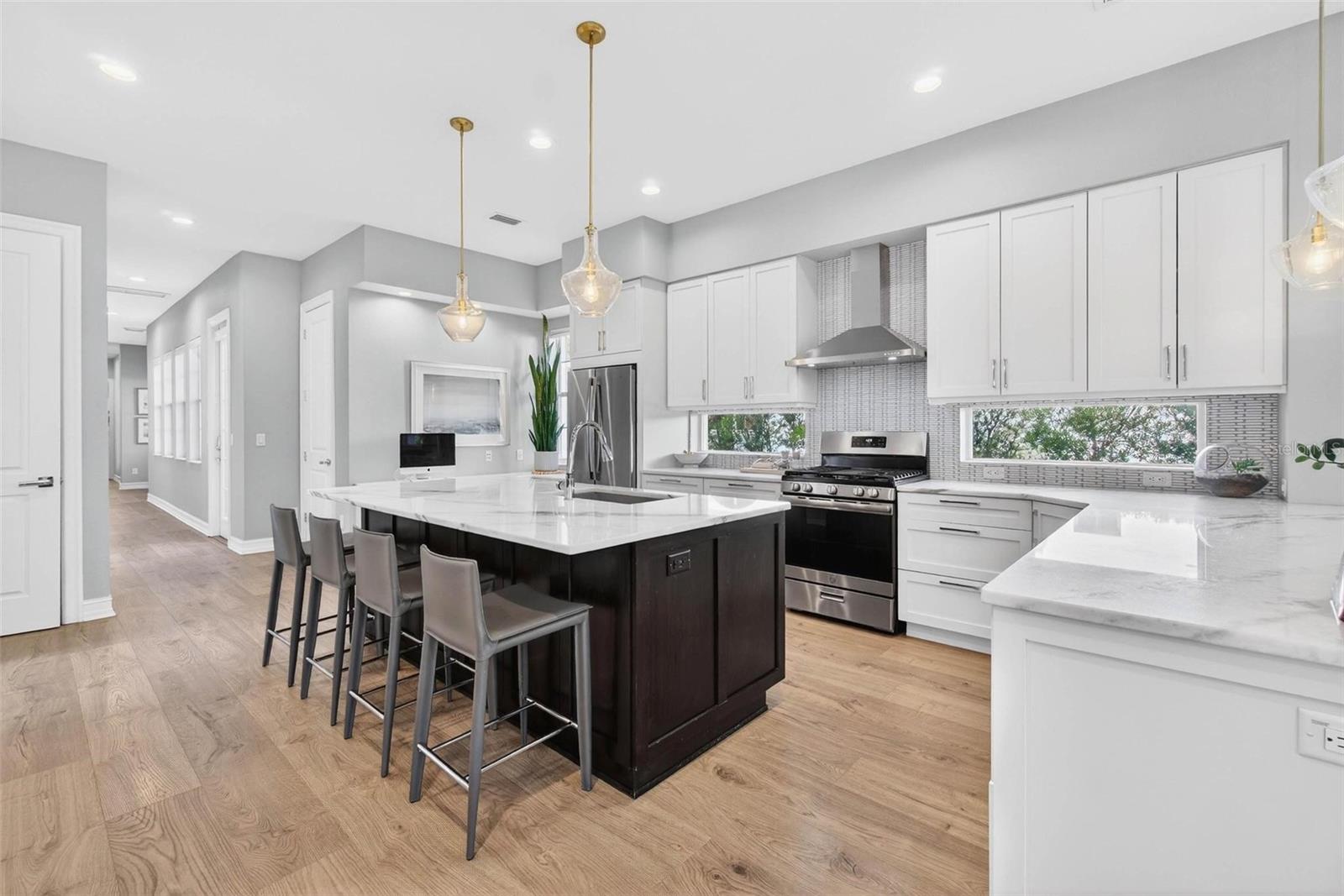 6054 YEATS MANOR DR, TAMPA, FL — photo 8