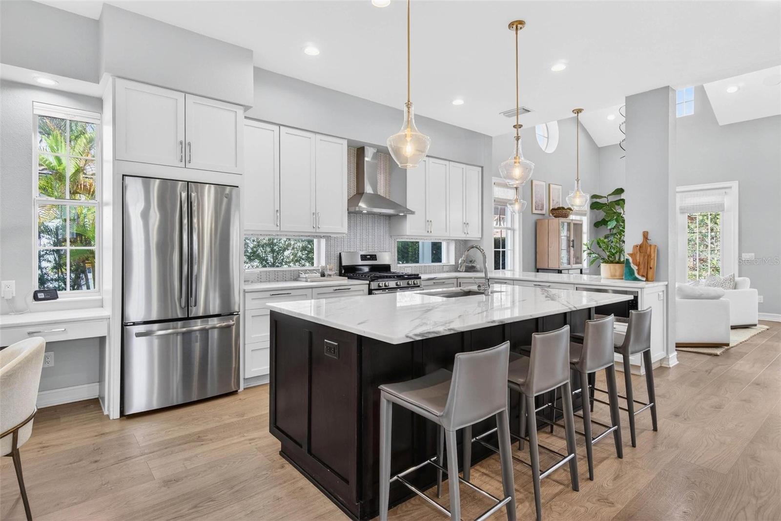 6054 YEATS MANOR DR, TAMPA, FL — photo 9