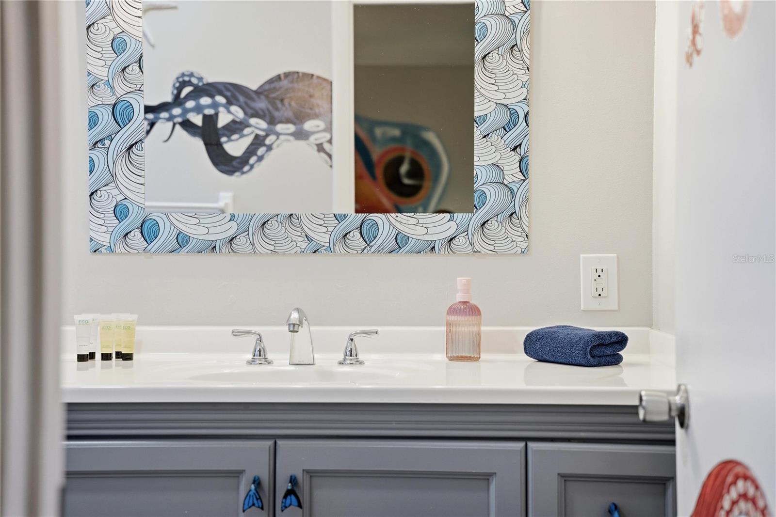 527 BEACH RD, SARASOTA, FL — photo 10