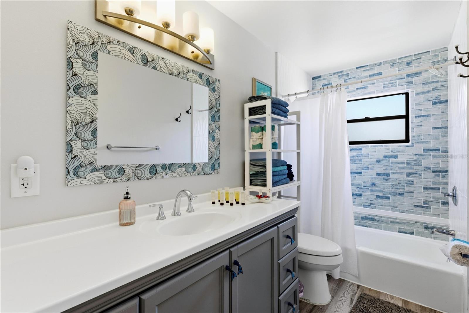 527 BEACH RD, SARASOTA, FL — photo 34