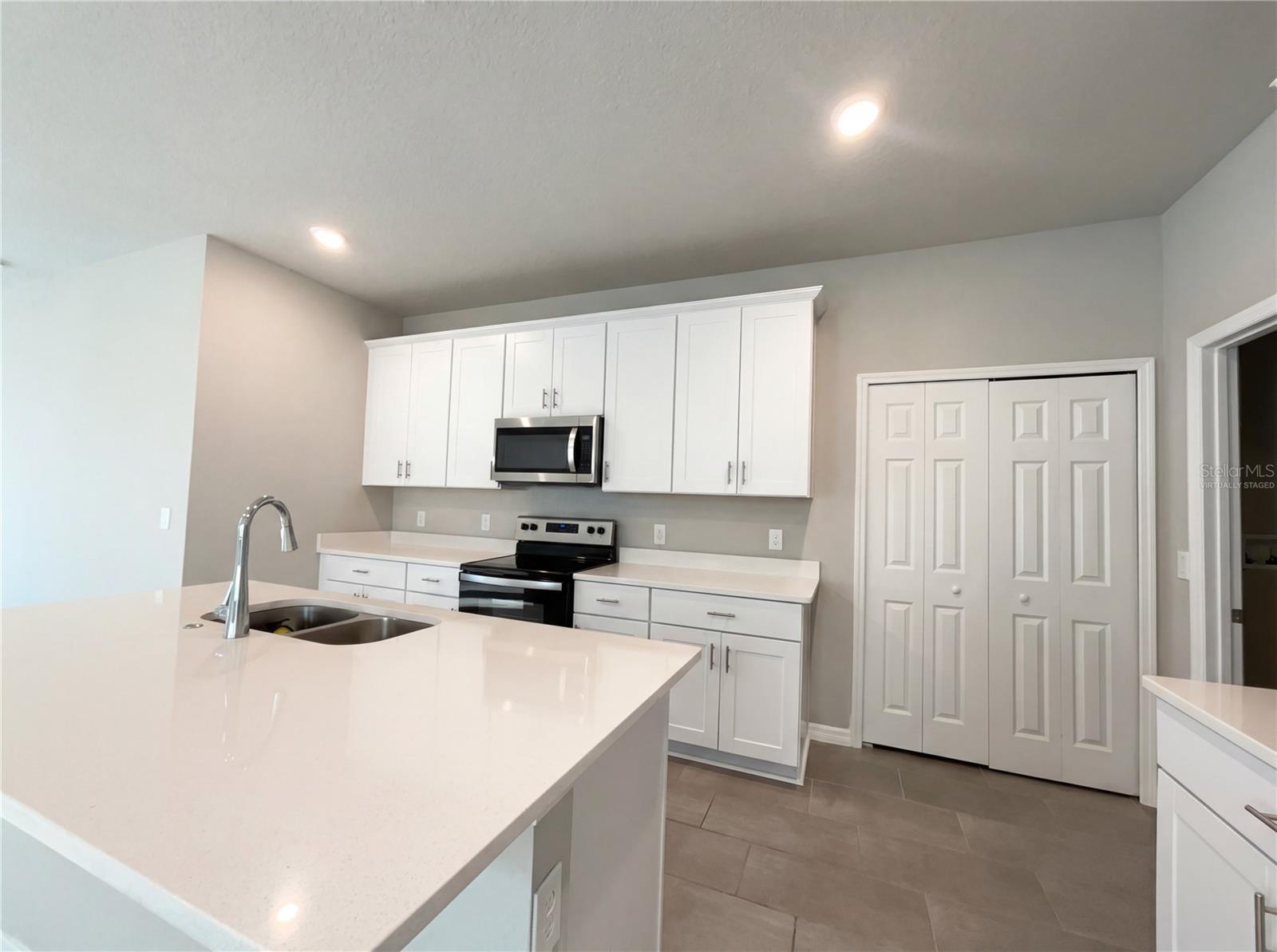 2348 MYSTIC MAZE LN, CLERMONT, FL — photo 4