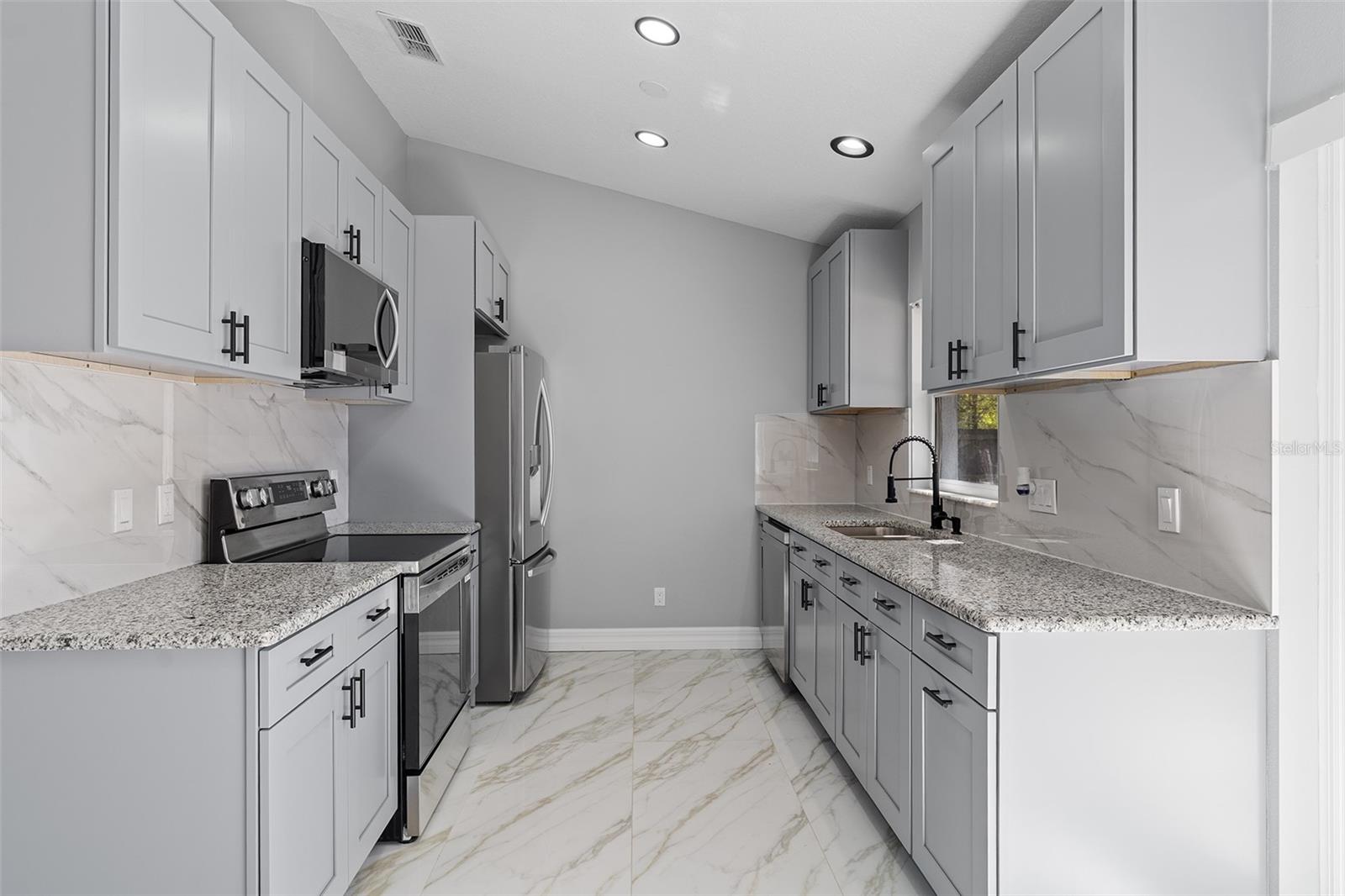 10611 REAGANS RUN DR, CLERMONT, FL — photo 18