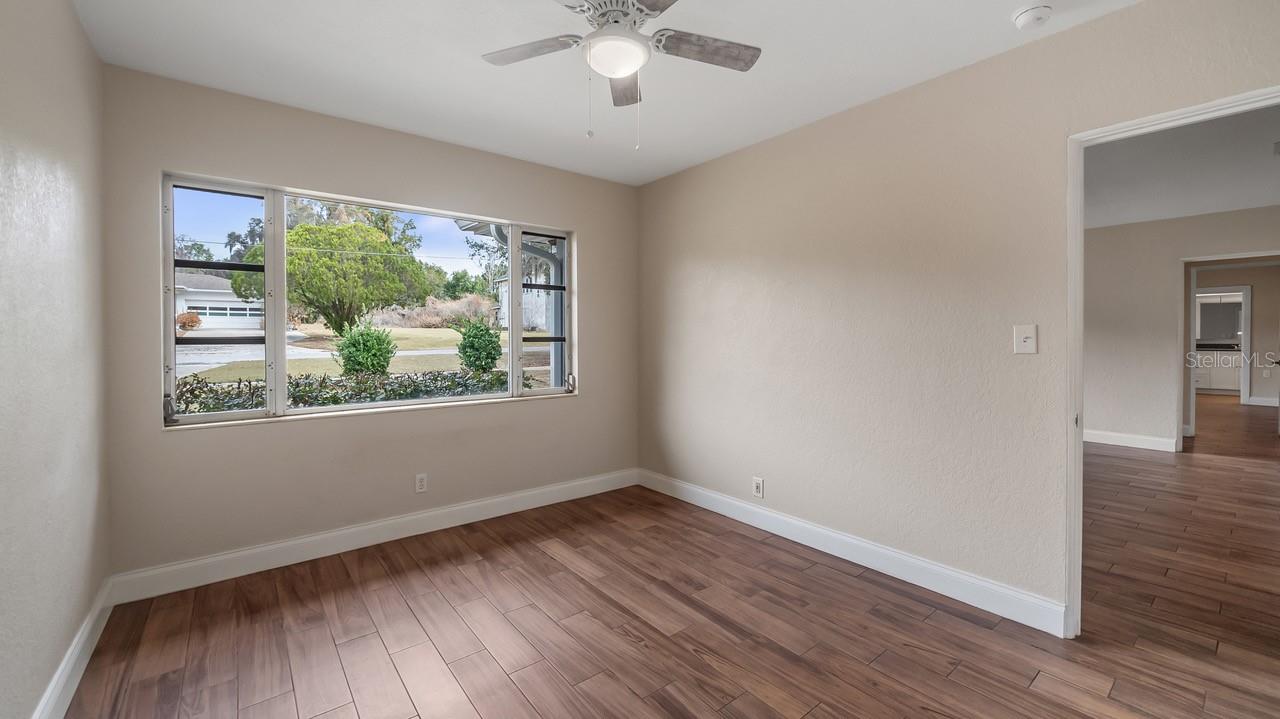 107 E MAGNOLIA AVE, HOWEY IN THE HILLS, FL — photo 4