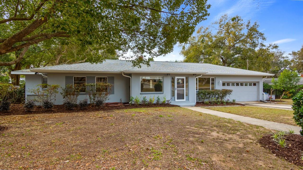 107 E MAGNOLIA AVE, HOWEY IN THE HILLS, FL — photo 11