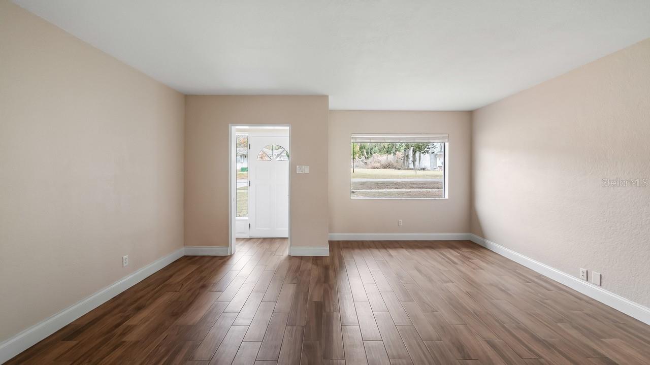 107 E MAGNOLIA AVE, HOWEY IN THE HILLS, FL — photo 13