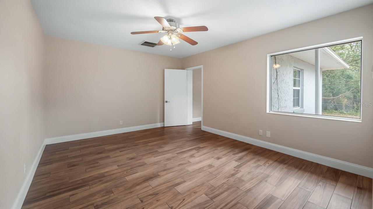 107 E MAGNOLIA AVE, HOWEY IN THE HILLS, FL — photo 46