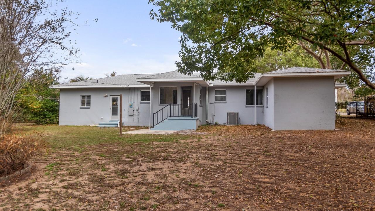 107 E MAGNOLIA AVE, HOWEY IN THE HILLS, FL — photo 53