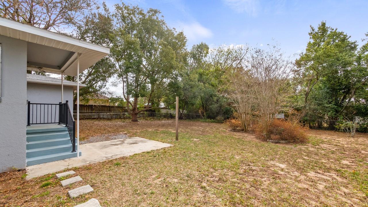 107 E MAGNOLIA AVE, HOWEY IN THE HILLS, FL — photo 57