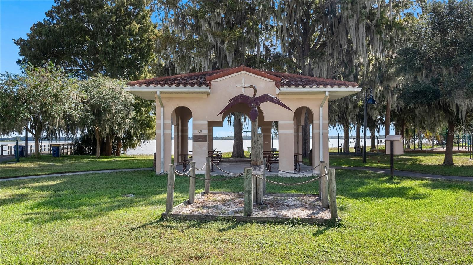 107 E MAGNOLIA AVE, HOWEY IN THE HILLS, FL — photo 88
