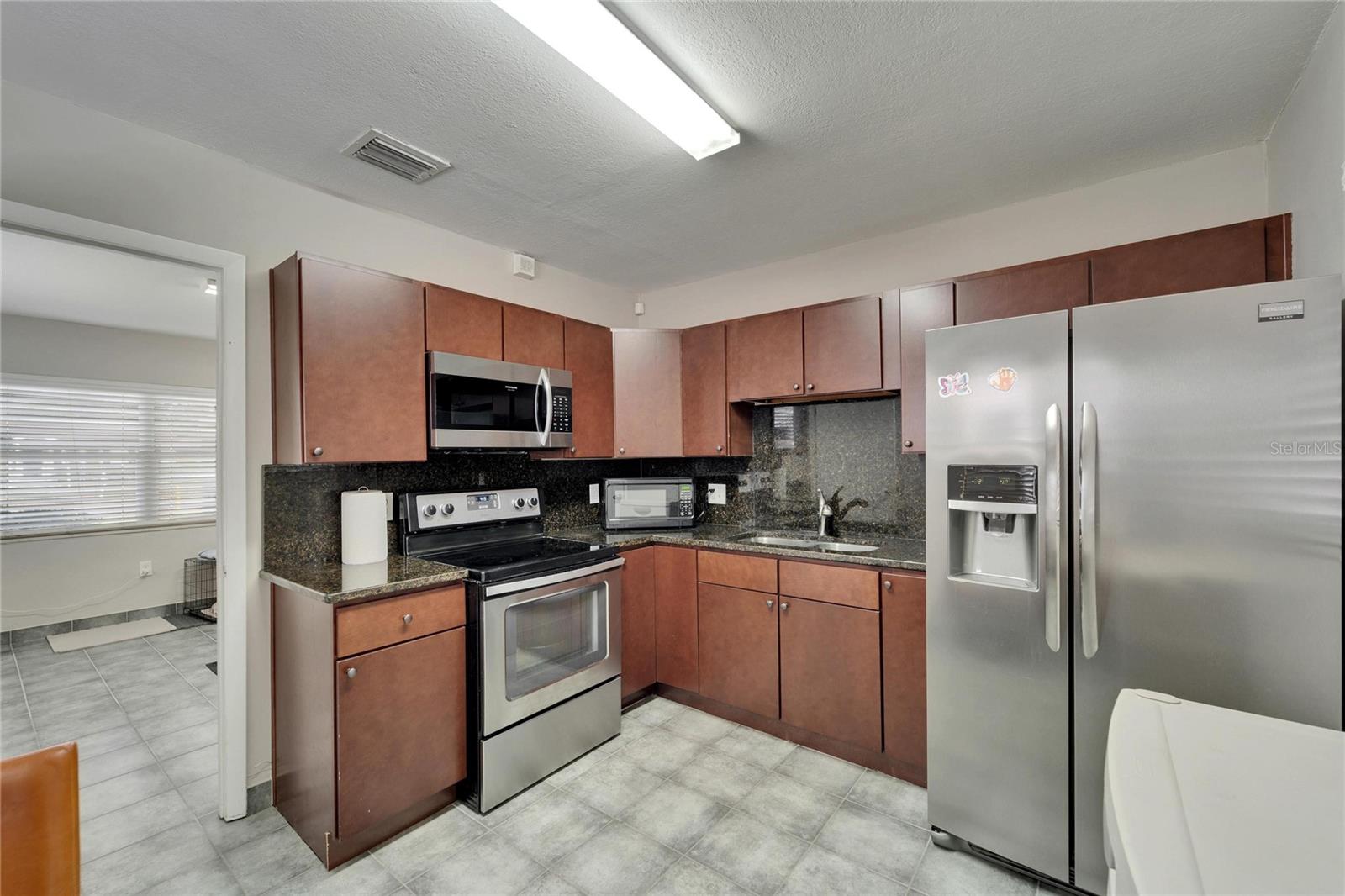 126 RIDGEWOOD AVE, BRANDON, FL — photo 29
