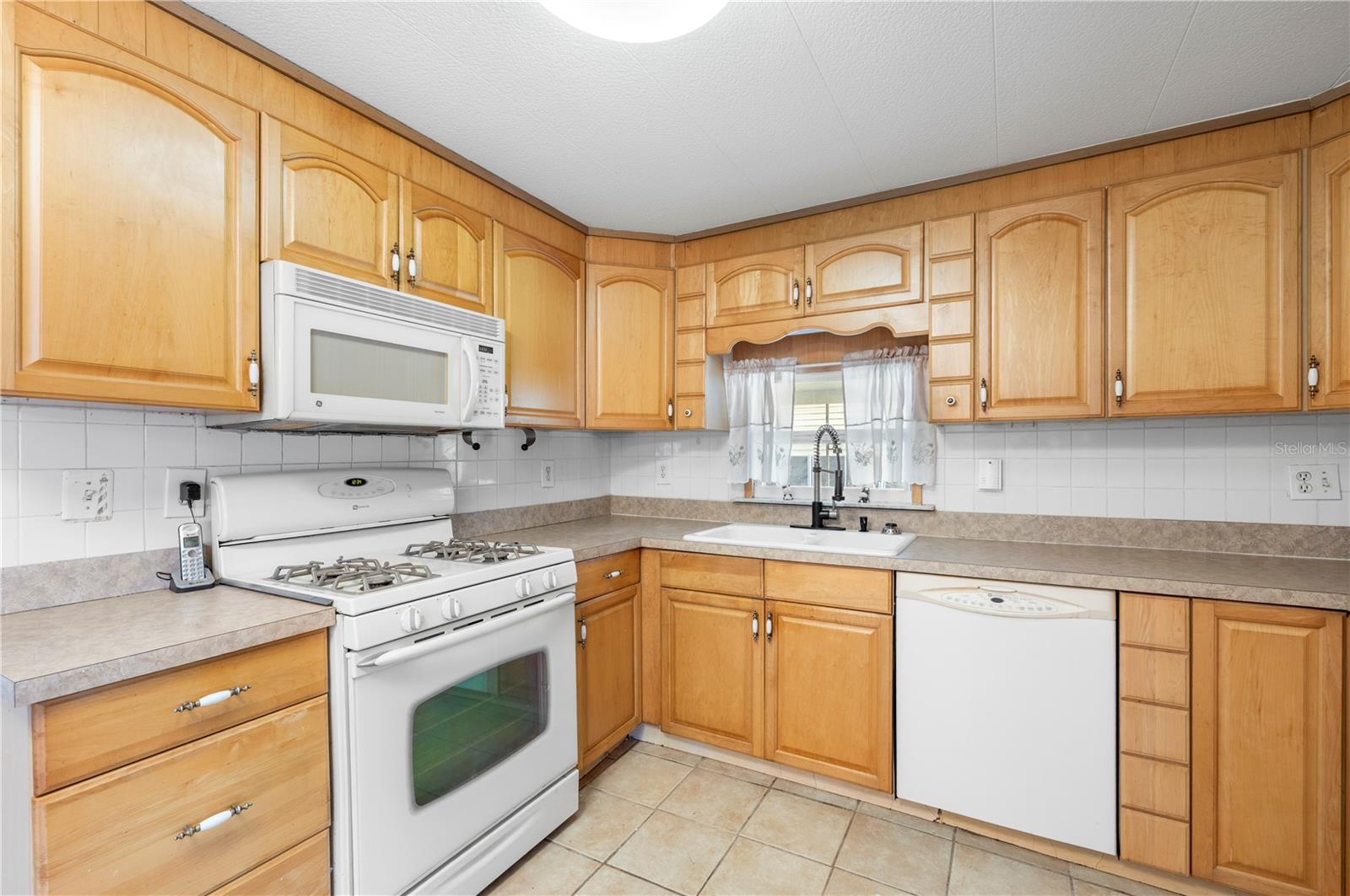204 51ST AVE E, BRADENTON, FL — photo 9