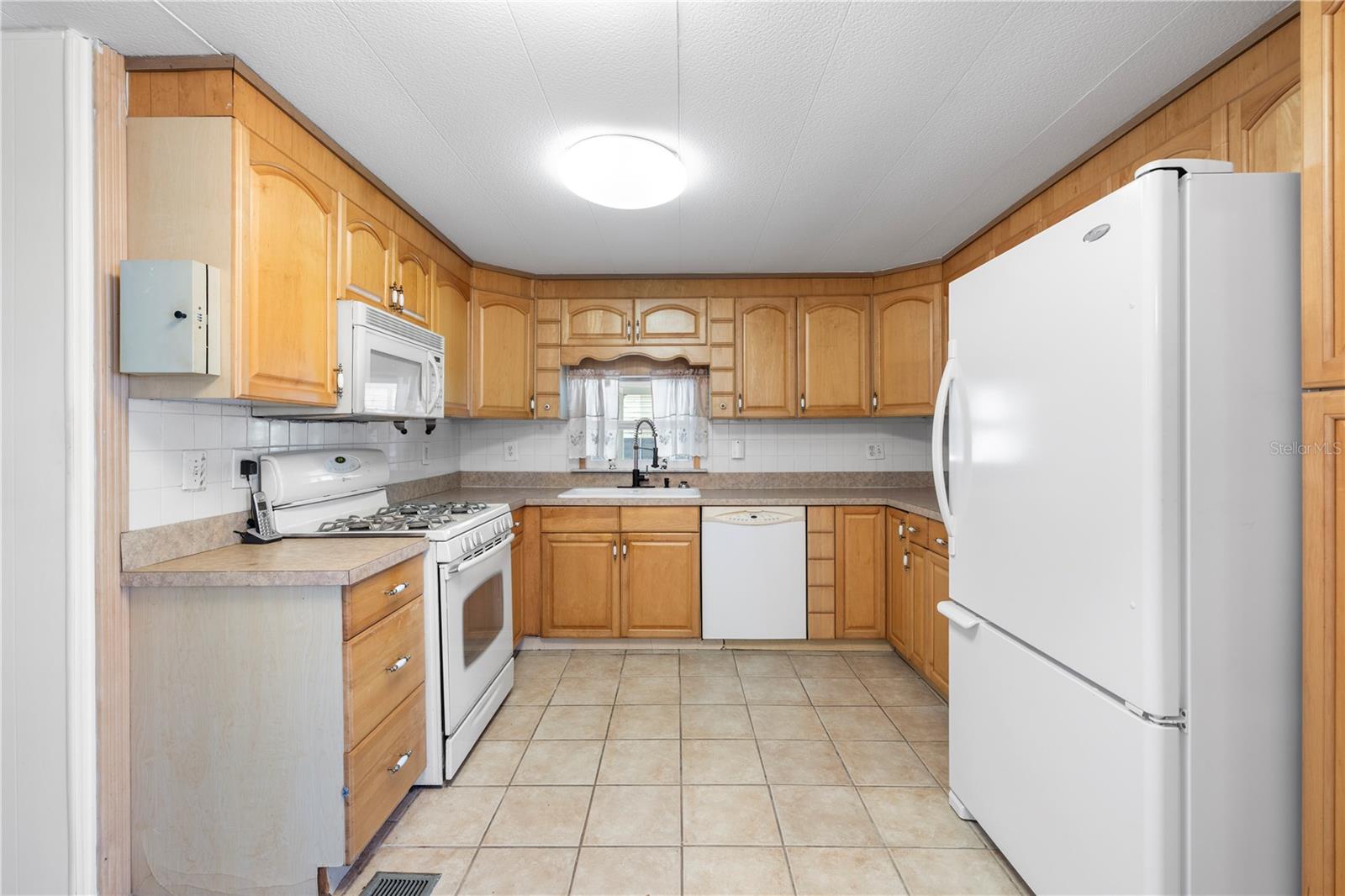 204 51ST AVE E, BRADENTON, FL — photo 10